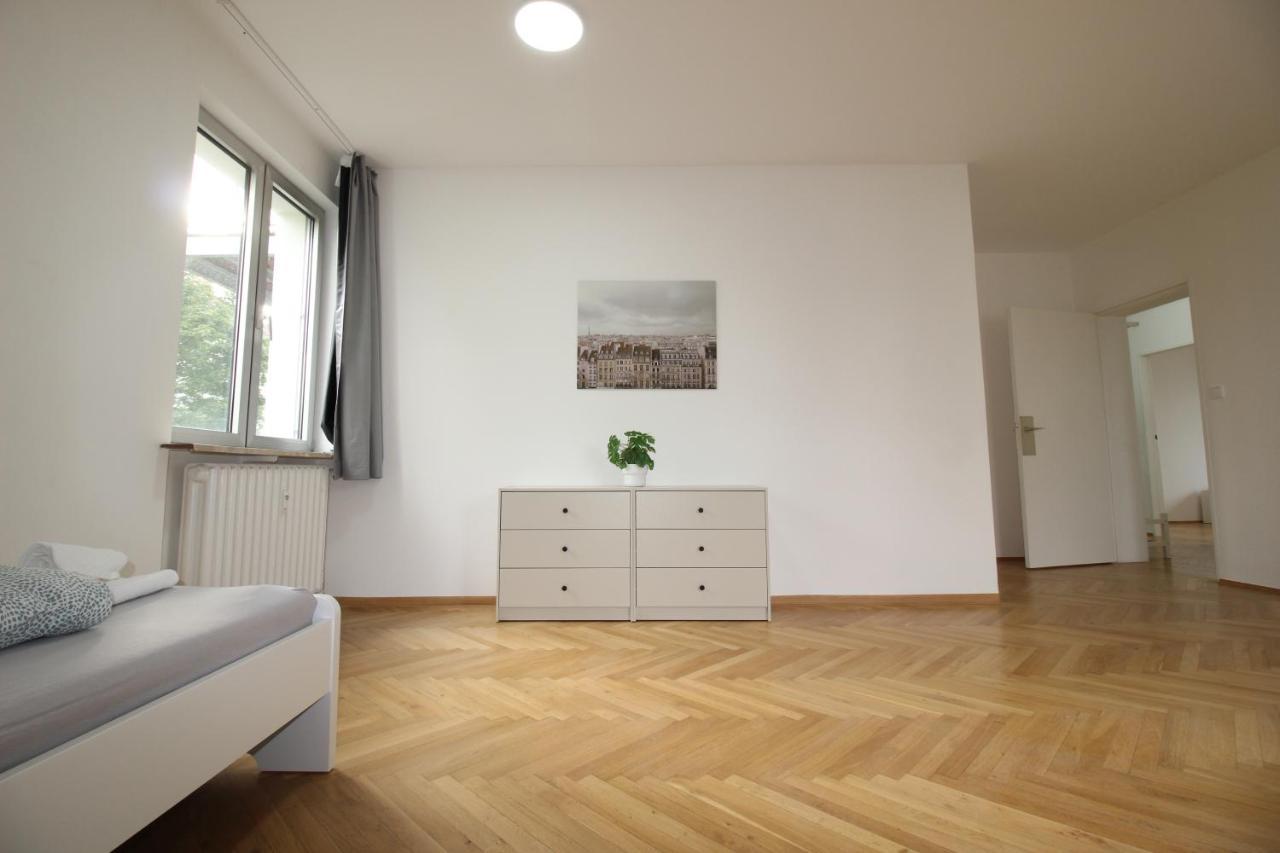 Apartmenthaus Kitzingen - Grosszuegige Wohnungen Fuer Je 6 Personen Mit Balkon Eksteriør billede