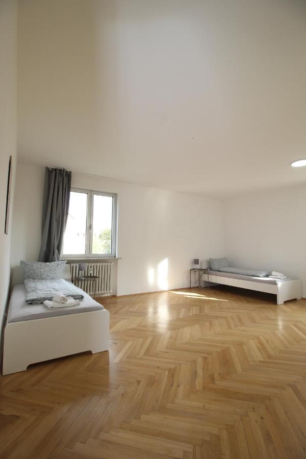 Apartmenthaus Kitzingen - Grosszuegige Wohnungen Fuer Je 6 Personen Mit Balkon Eksteriør billede