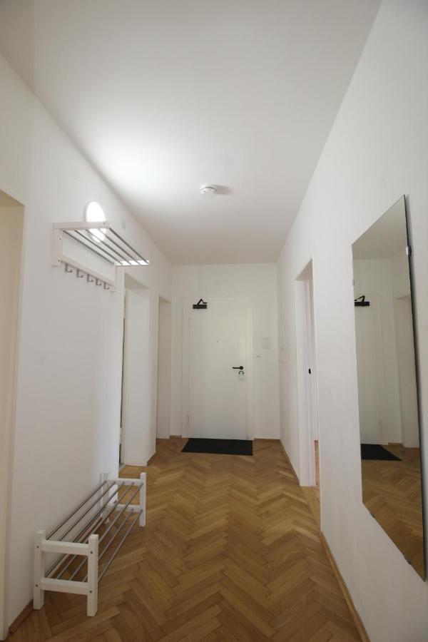 Apartmenthaus Kitzingen - Grosszuegige Wohnungen Fuer Je 6 Personen Mit Balkon Eksteriør billede